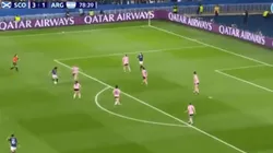 Para el infarto: Bonsegundo la pisó, le pegó desde lejos y clavó un golazo para el 2-3