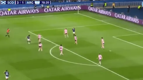 Para el infarto: Bonsegundo la pisó, le pegó desde lejos y clavó un golazo para el 2-3