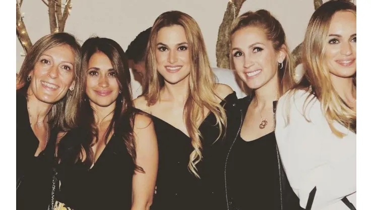 Foto de Antonella Roccuzzo y sus amigas.