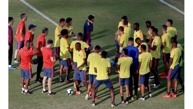 Titular confirmada en Colombia: ¡Stefan Medina por encima de Santiago Arias!