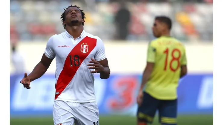 Carrillo suele ser cambiado por Ricardo Gareca