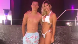 Foto de la mujer de Uribe con él.