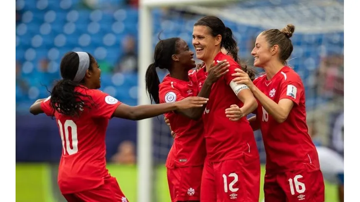 Selección femenina de Canadá
