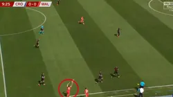 Un animal: Bale usó todas sus fuerzas para sacar un lateral que parece irreal