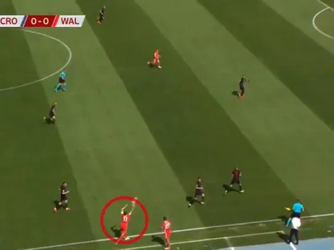 Un animal: Bale usó todas sus fuerzas para sacar un lateral que parece irreal