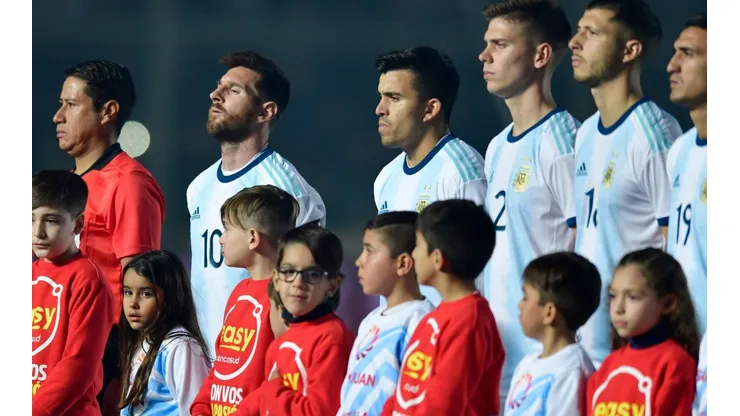 Foto de Lionel Messi en el momento del himno.