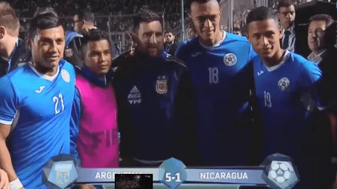 Terminó el partido y los jugadores de Nicaragua lo volvieron loco a Messi por una foto