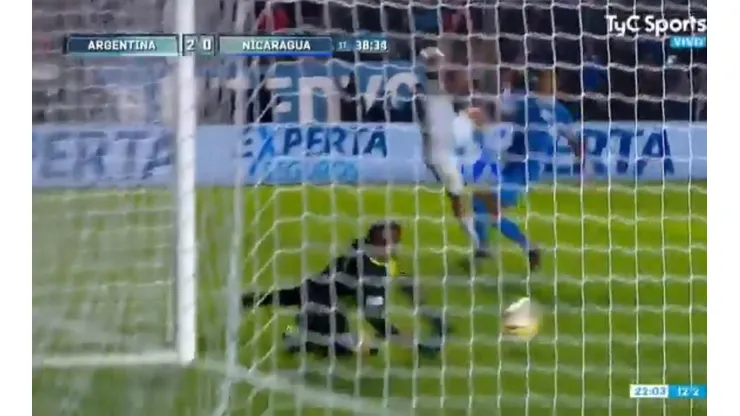 El arquero de Nicaragua en el segundo gol argentino.