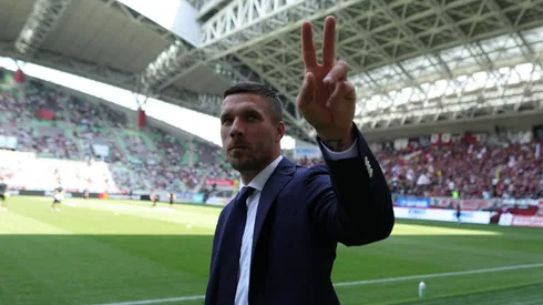 Podolski puede ir a la Liga MX.