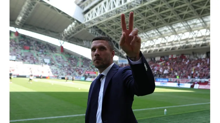 Podolski puede ir a la Liga MX.
