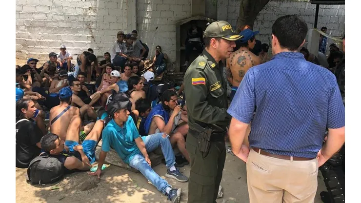 Hinchas de Millonarios detenidos por la Policía de Santa Marta.