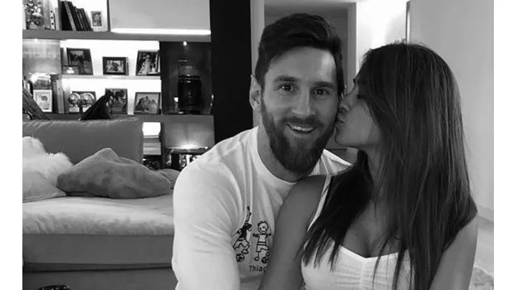 Ya los extraña: Messi subió foto con Antonela Roccuzzo y sus hijos en su primer día en Argentina