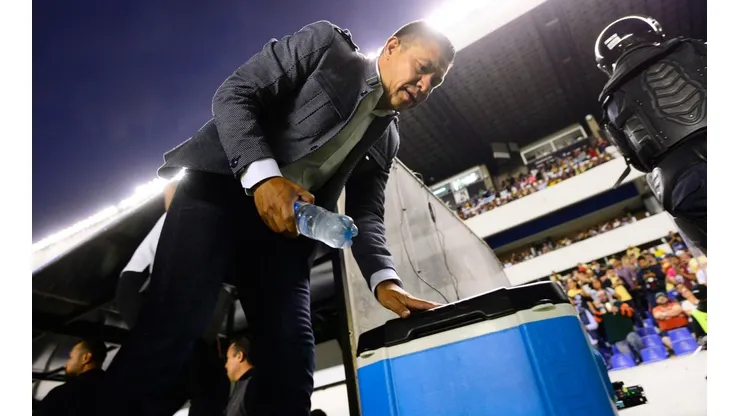 "Macías juega el domingo y se va al Mundial Sub 20": Ambriz