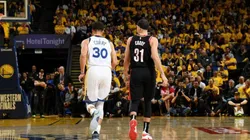 CURRY VS. CURRY. Stephen y Seth se vieron las caras en la serie decisiva del Oeste.