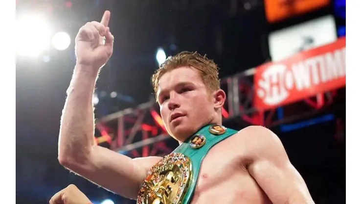 Canelo unificó tres coronas de peso mediano.