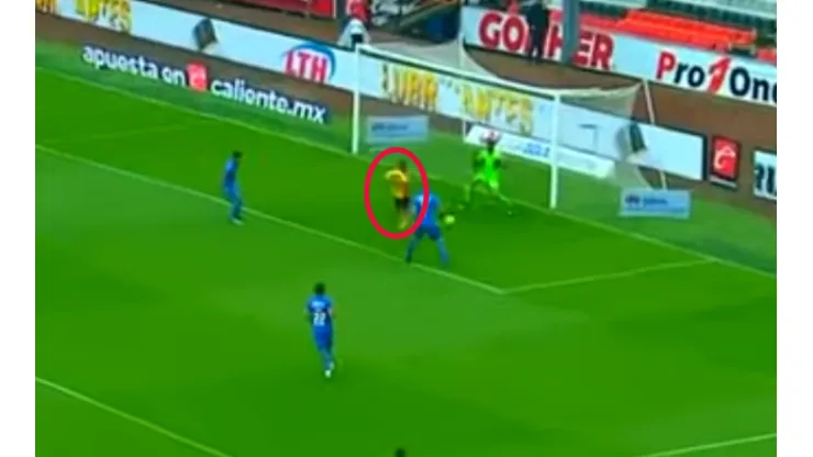 Edison Flores castigó a Cruz Azul en el primer tiempo