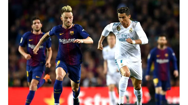 Foto de Cristiano Ronaldo enfrentando al Barcelona.