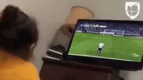 La reacción de una pequeña fanática de Tigres al gol que le dio el título a Rayados.