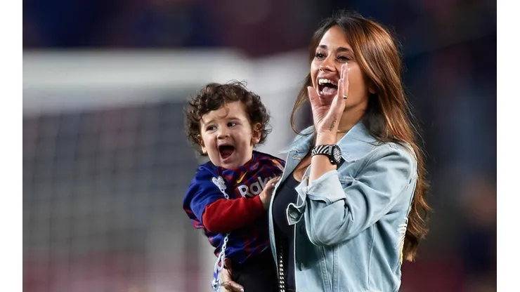 Antonela Roccuzzo mostró qué camiseta eligió Thiago para ir a ver a papá Messi