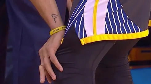 ¡Ouch! Así quedó el dedo lesionado de Stephen Curry en el juego ante los Rockets