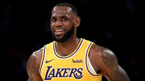 LeBron James escribió tuits muy extraños y todos creen que estaba borracho