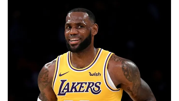 LeBron James escribió tuits muy extraños y todos creen que estaba borracho