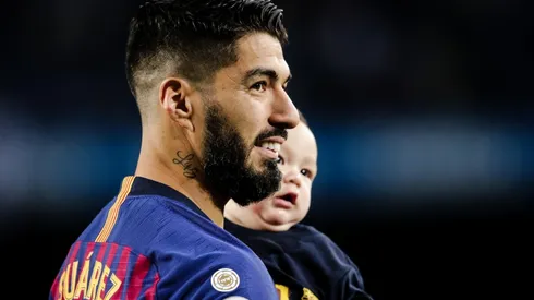 Fue meme viral el mordisco del hijo de Luis Suárez