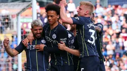 Todo el City festeja el gol de Agüero.