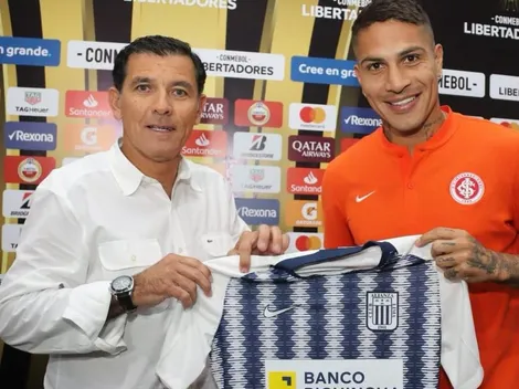Paolo Guerrero recibió un regalo que conservará toda la vida