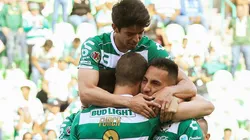 La gente de Santos Laguna todavía sueña con el milagro.