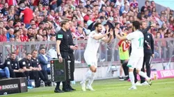 Es un ídolo: Claudio Pizarro fue ovacionado por los hinchas del Bayern Munich