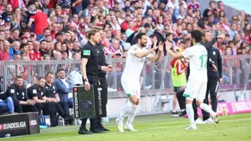 Es un ídolo: Claudio Pizarro fue ovacionado por los hinchas del Bayern Munich