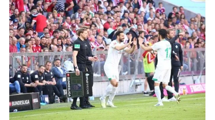 Es un ídolo: Claudio Pizarro fue ovacionado por los hinchas del Bayern Munich