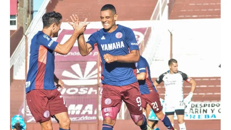 José Sand, nuevamente importante para Lanús.