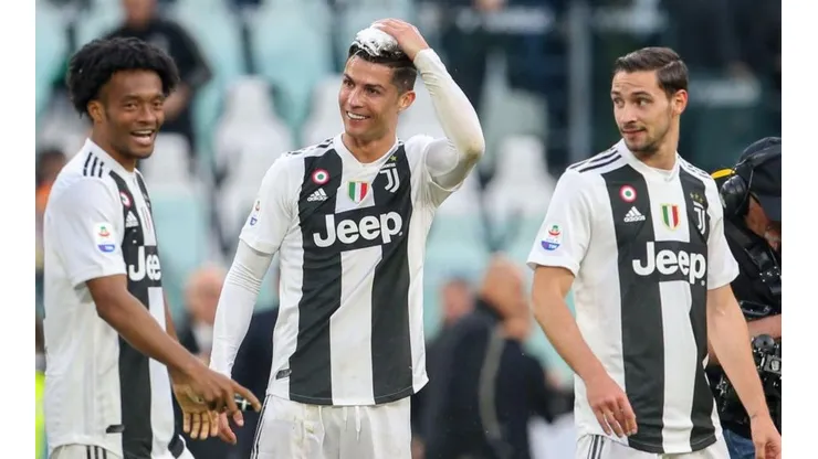 Cuadrado festejó con su hija el título de Juventus y subió la foto a Instagram