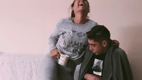 Aunque se está muriendo de frío, Mina Bonino fue con shorcito a ver al Real Madrid