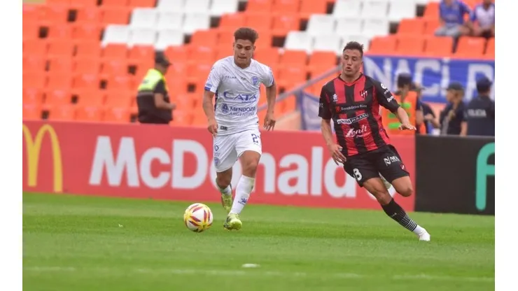 Patronato vs Godoy Cruz se enfrentan por la Copa de la Superliga.