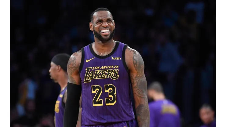 Charles Barkley le hizo una invitación peculiar a LeBron James para estos playoffs
