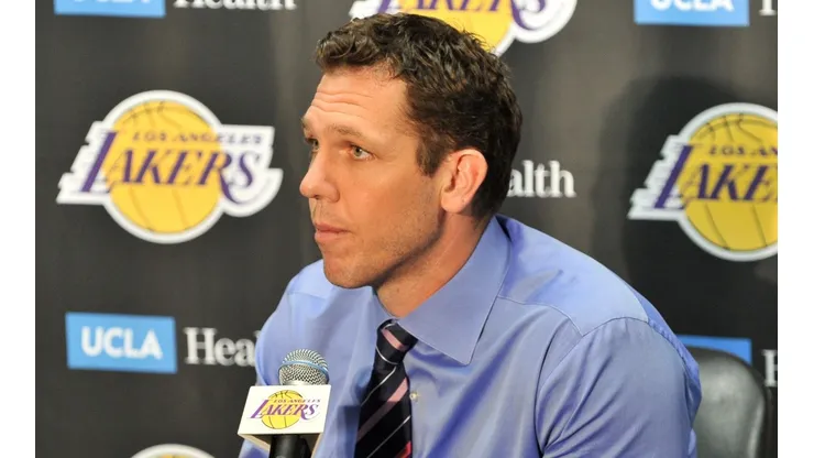 Oficial: Luke Walton deja de ser entrenador de los Lakers