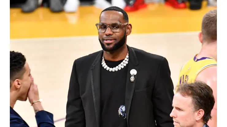 LeBron y otros Lakers se fueron de fiesta tras renuncia de Magic Johnson