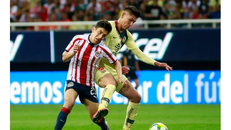 Un nuevo capítulo de Edson Álvarez contra un fan de Chivas