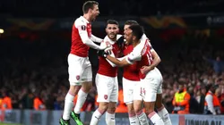 FESTEJO GUNNER. Todo Arsenal celebra el 1-0 inicial ante Napoli en Londres (Foto: Getty).