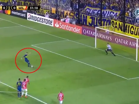 ¡A Benedetto le atajaron un penal con la cara!