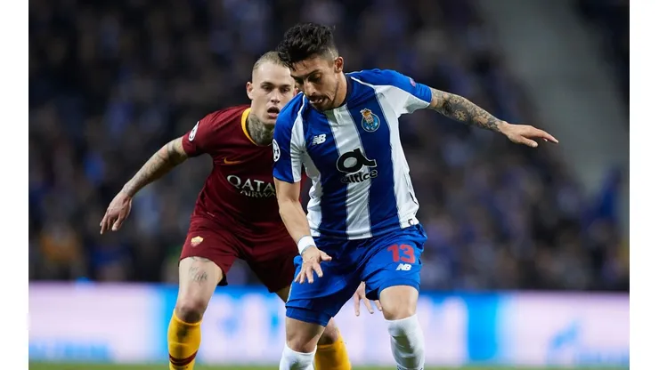 Corona es titular en el partido ante Liverpool.