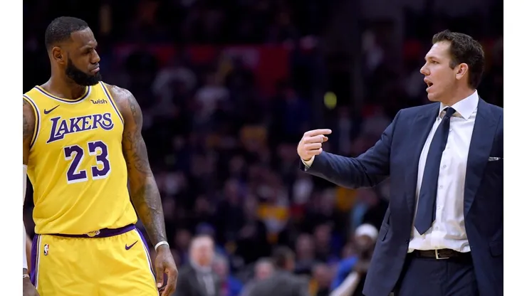 LeBron James finalmente dio su opinión acerca del entrenador Luke Walton