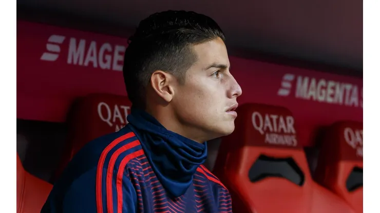 James fue al banco contra el Dortmund.