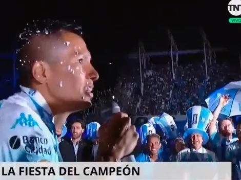 Sigali robó un micrófono en la fiesta de Racing y se la pudrió toda a Independiente