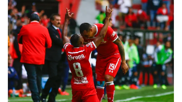 Toluca celebra uno de los cinco tantos.
