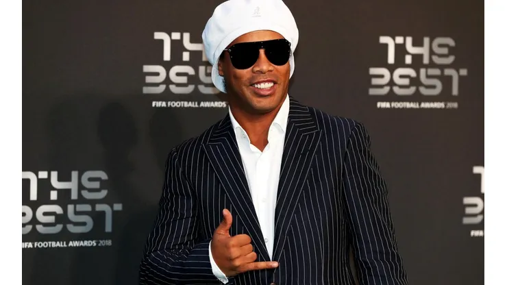 Papá orgulloso: el hijo de Ronaldinho firmó su primer contrato profesional