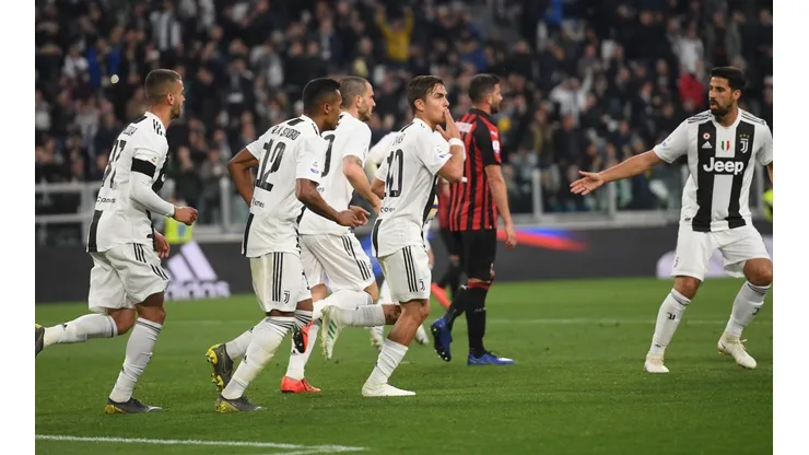 Foto de Paulo Dybala y su festejo.